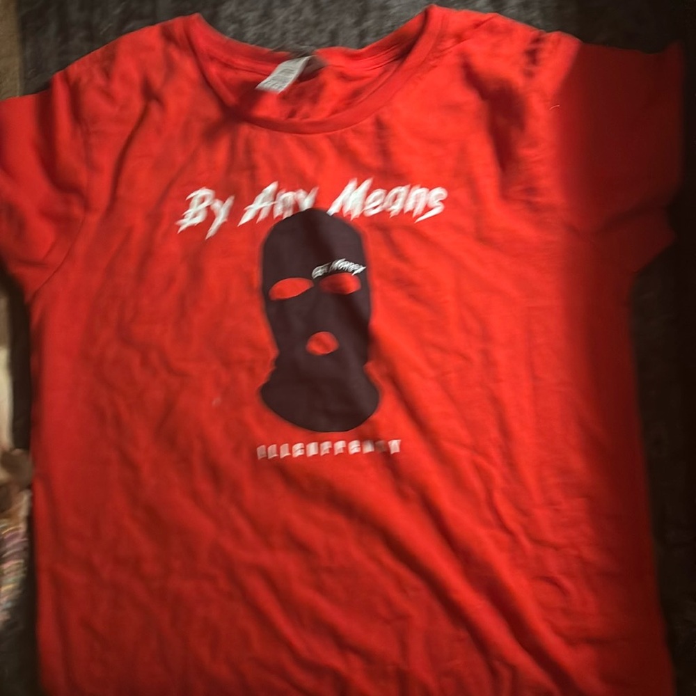 Woman’s med tshirt kicks crew certified new